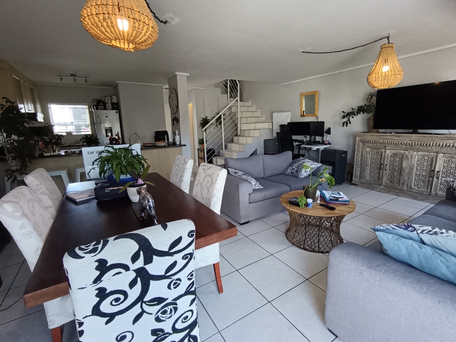 To Let 2 Bedroom Property for Rent in Big Bay Western Cape